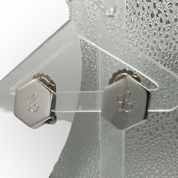 CORO silver toned hexagon shaped clip on earrings with the letter L - Picture 4 of 9
